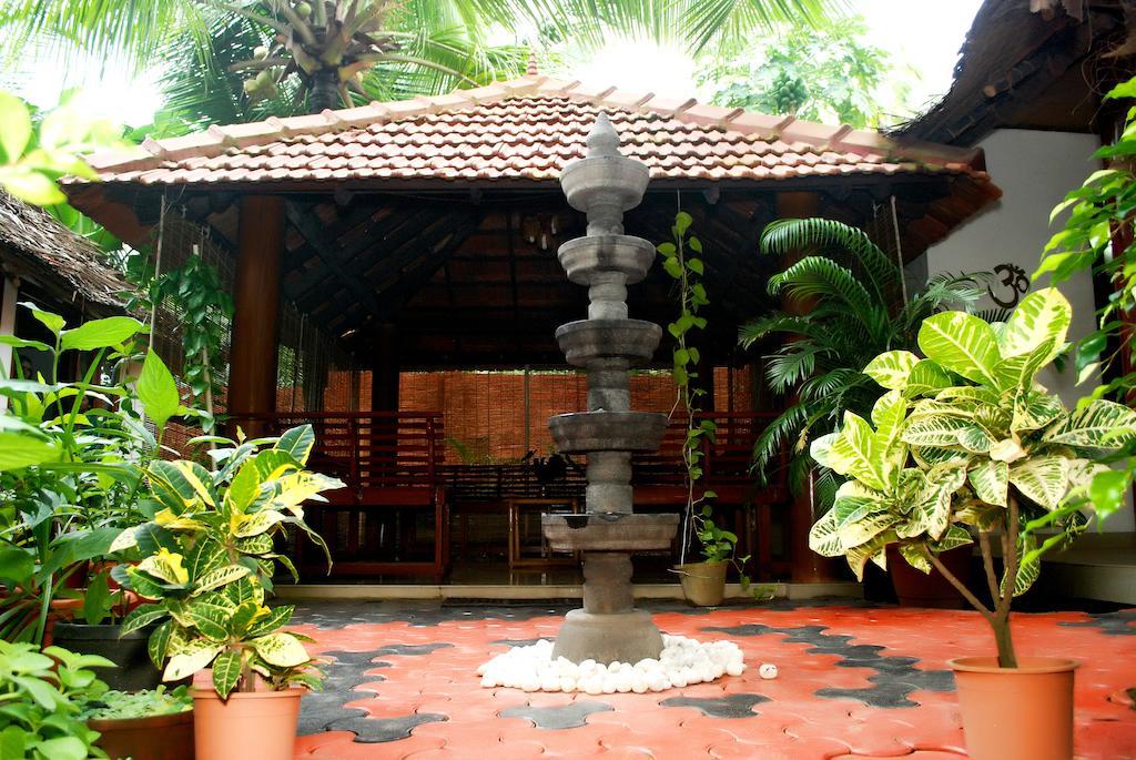 Chakra Ayurvedic Resort Kovalam Buitenkant foto