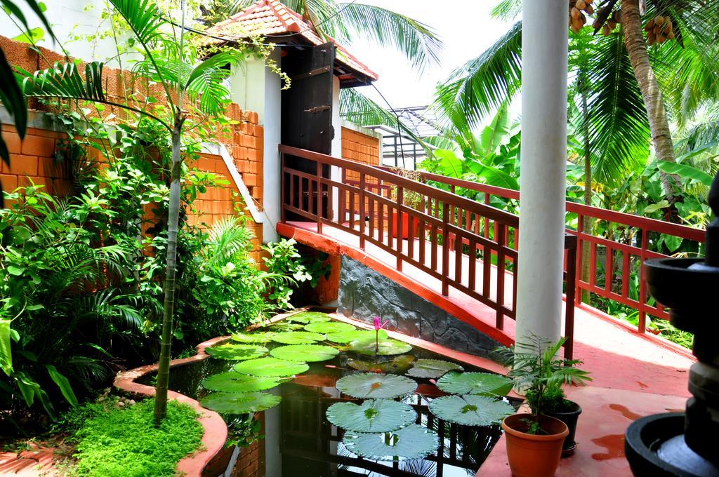 Chakra Ayurvedic Resort Kovalam Buitenkant foto