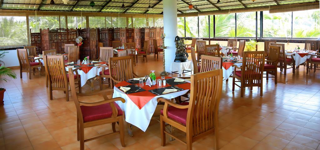 Chakra Ayurvedic Resort Kovalam Buitenkant foto