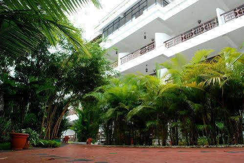 Chakra Ayurvedic Resort Kovalam Buitenkant foto